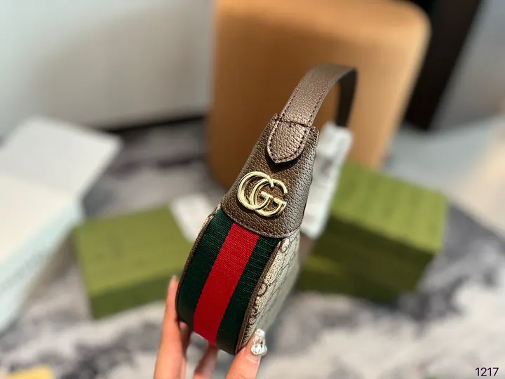 Gucci 3897