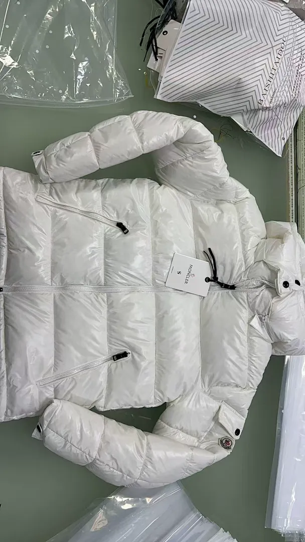 Moncler 3985 תמונה 2