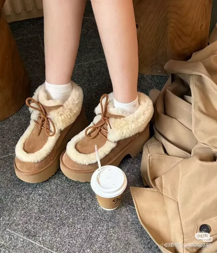 UGG 4309
