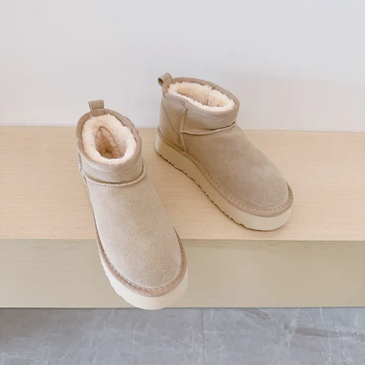 UGG 4323