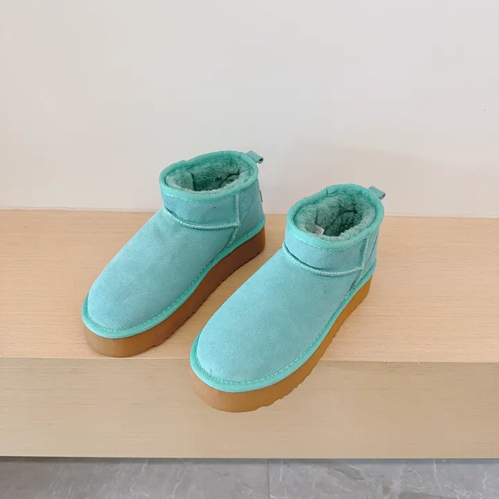 UGG 4324