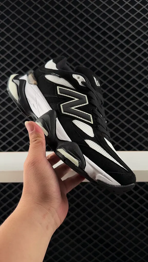 New Balance 4386