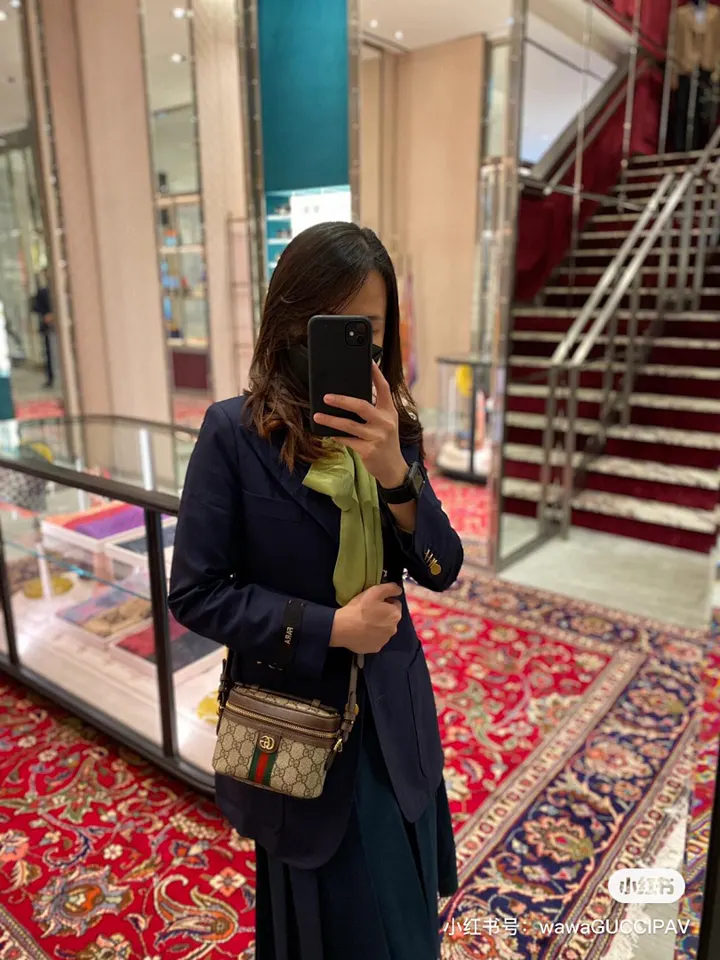 Gucci 4762J
