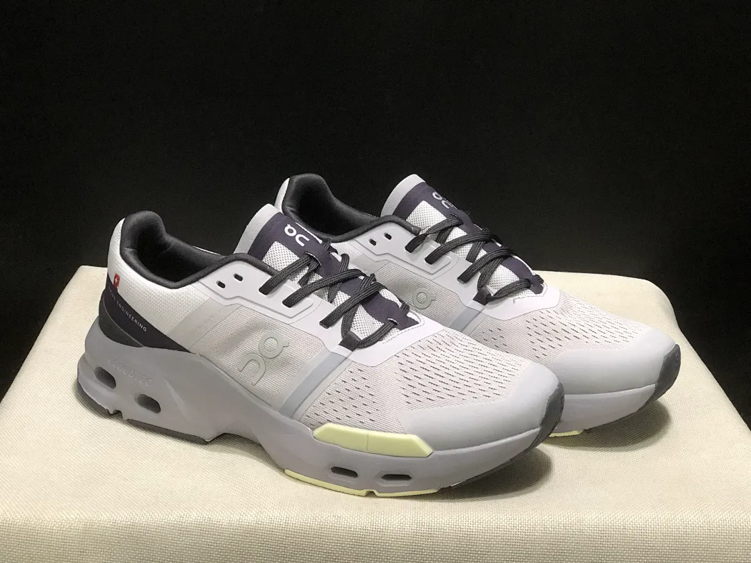 On Cloud 4877 תמונה 120