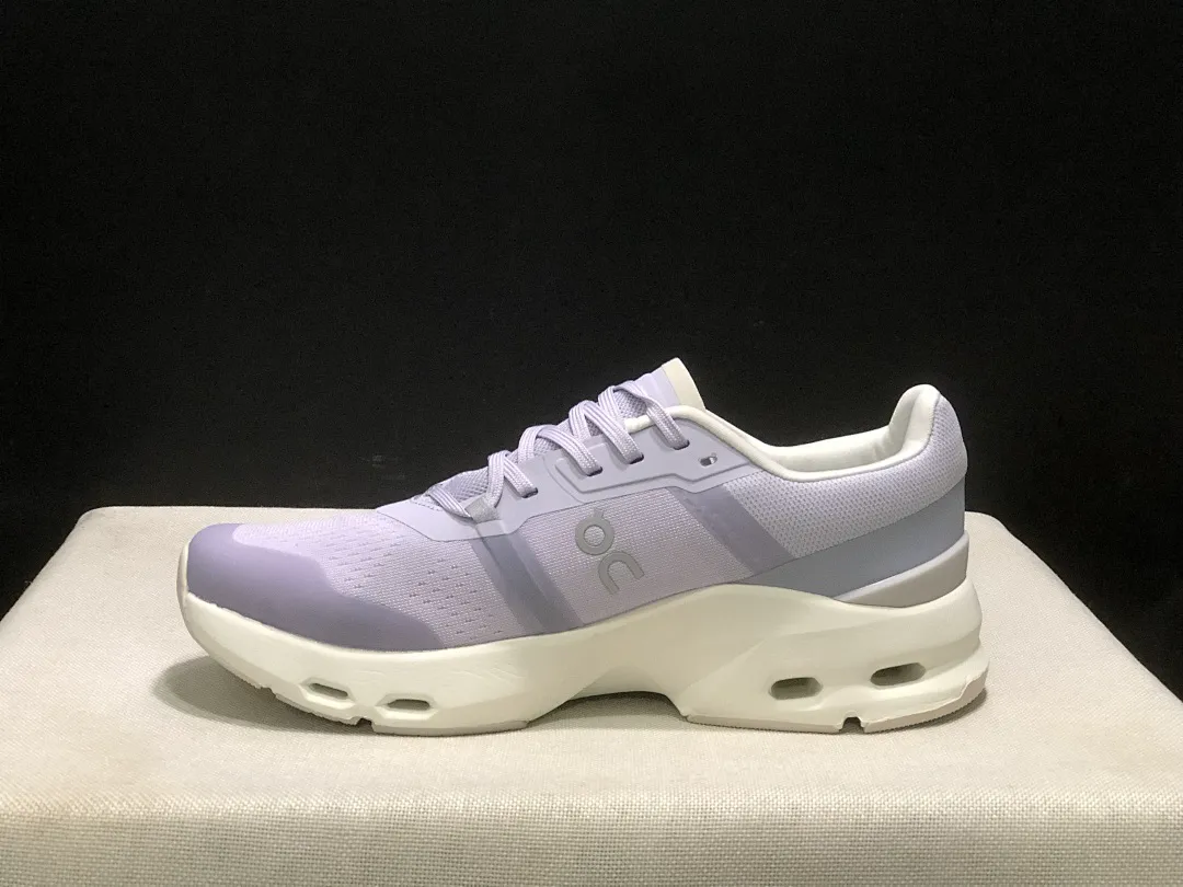 On Cloud 4877 תמונה 137