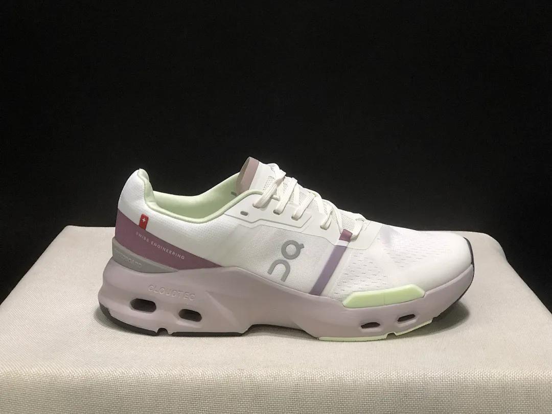On Cloud 4877 תמונה 92