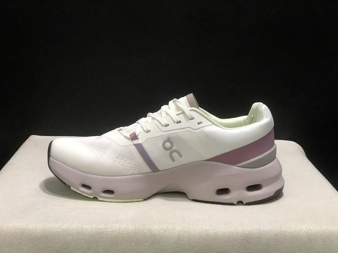 On Cloud 4877 תמונה 93