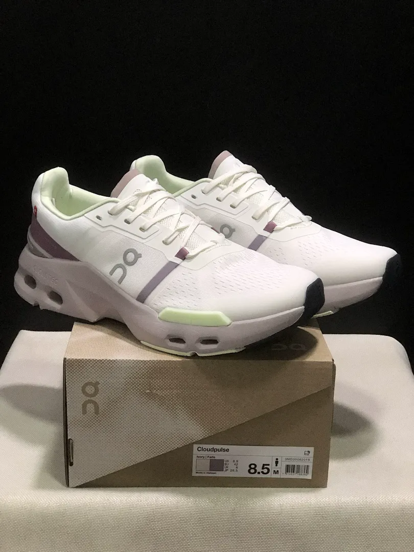 On Cloud 4877 תמונה 99
