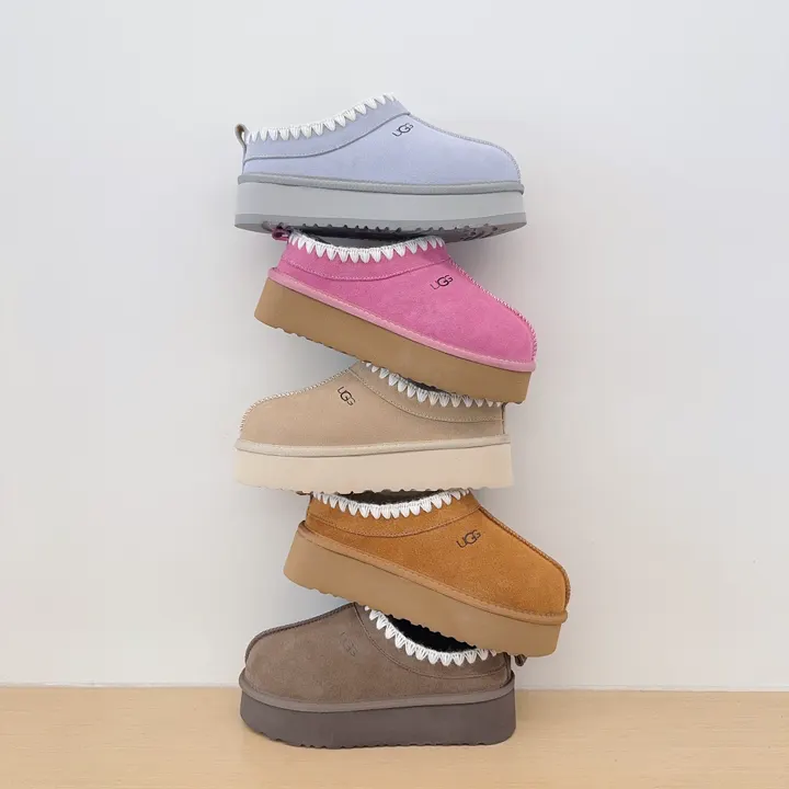 UGG 5487F