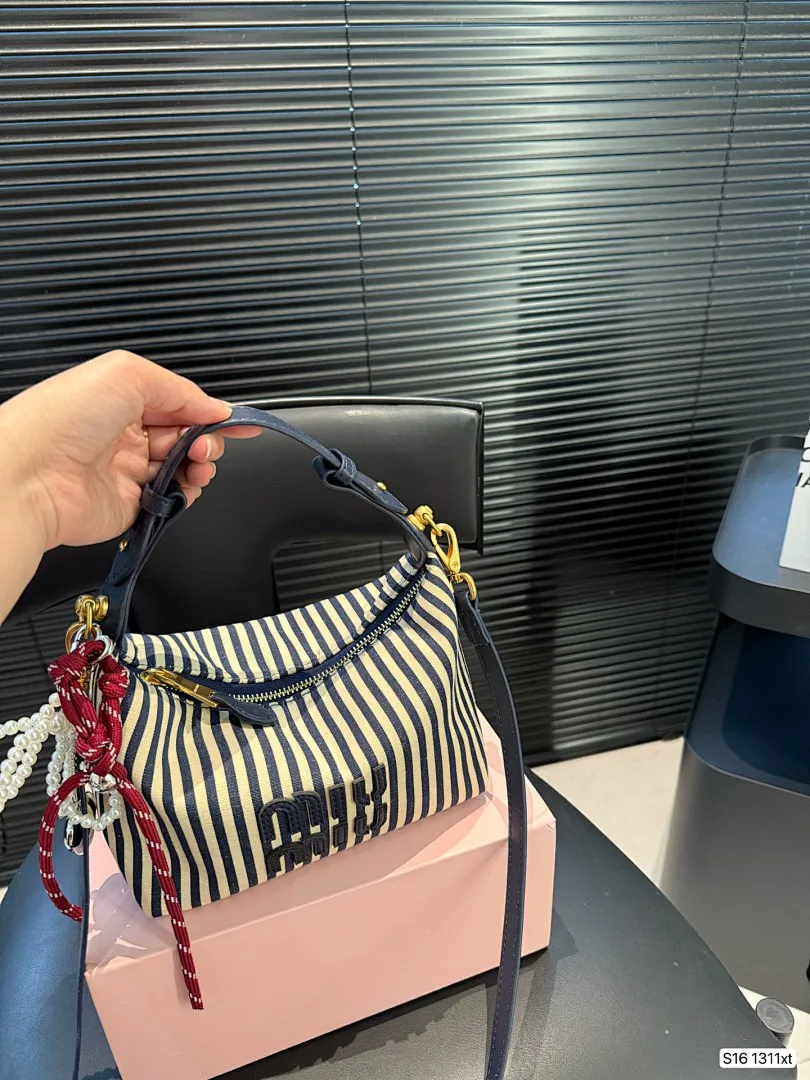MIUMIU 5547 תמונה 10