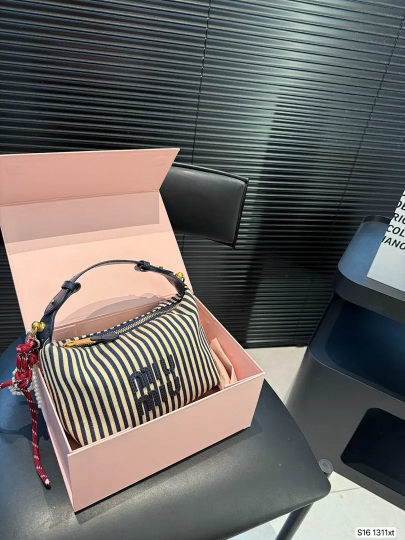 MIUMIU 5547 תמונה 11