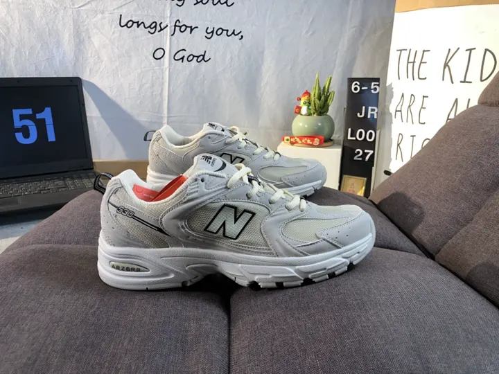 New Balance 5560