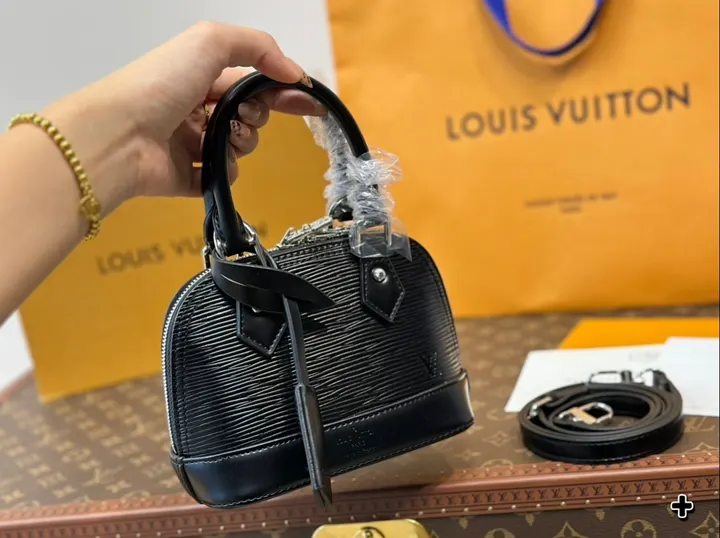 LV 5563