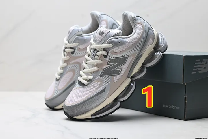 New Balance 5831
