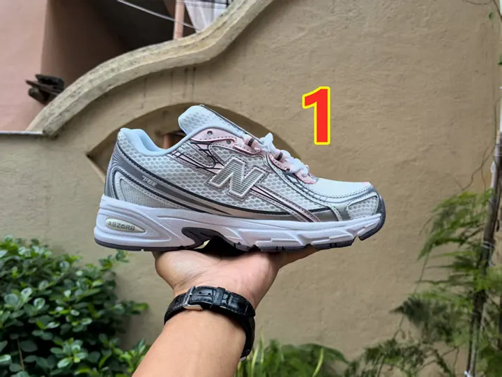 New Balance 6118