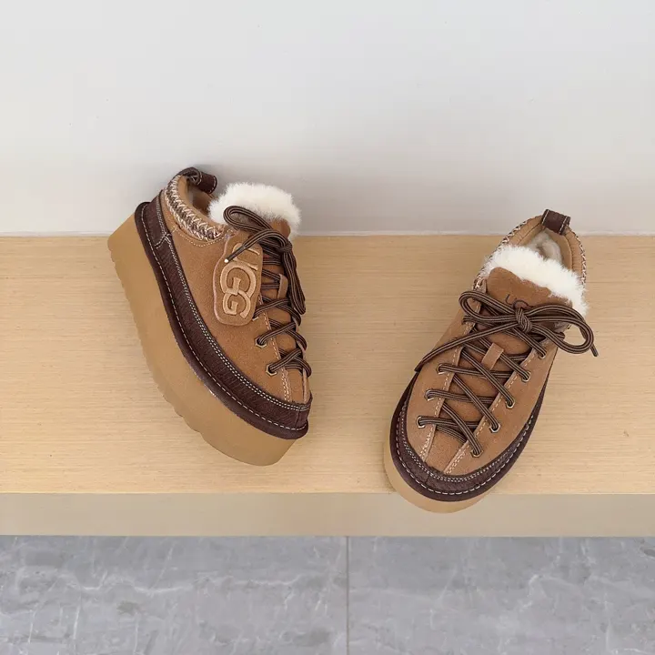 UGG 6154F
