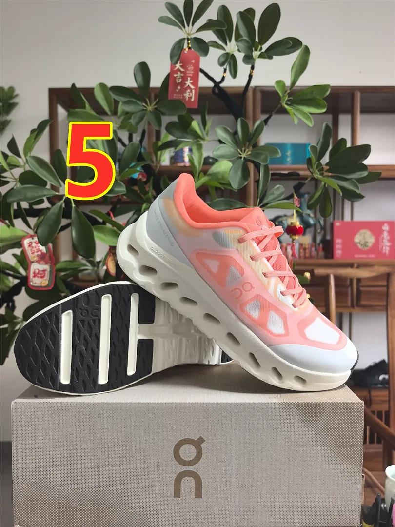 On Cloud 6546 תמונה 6