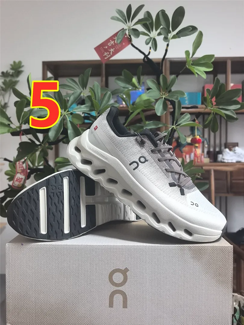 On Cloud 6547 תמונה 3