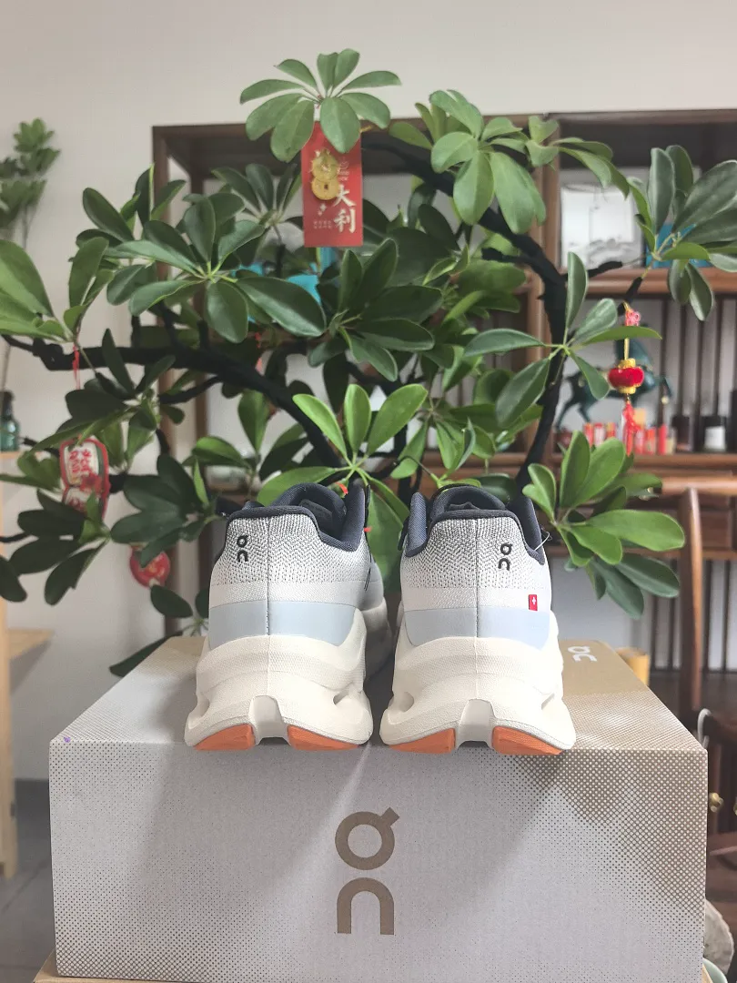 On Cloud 6547 תמונה 9