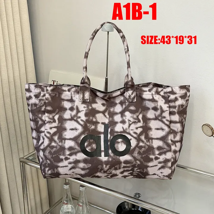 alo yoga A1B