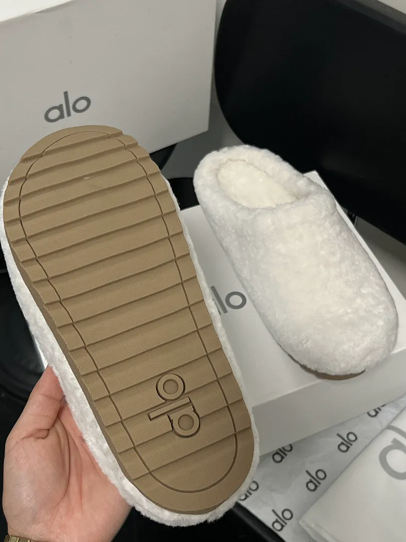 alo yoga B9A2 תמונה 9