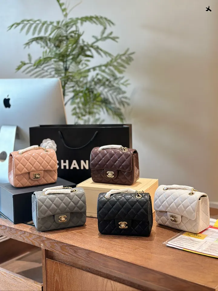 Chanel CHNB06