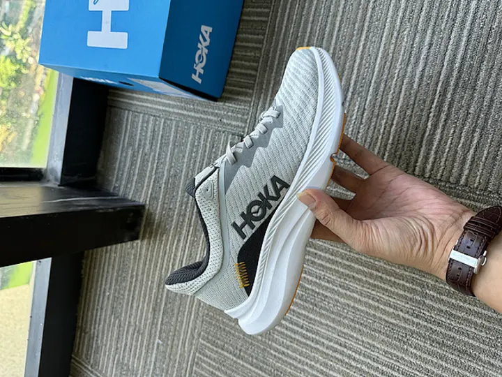 Hoka One One H5AA