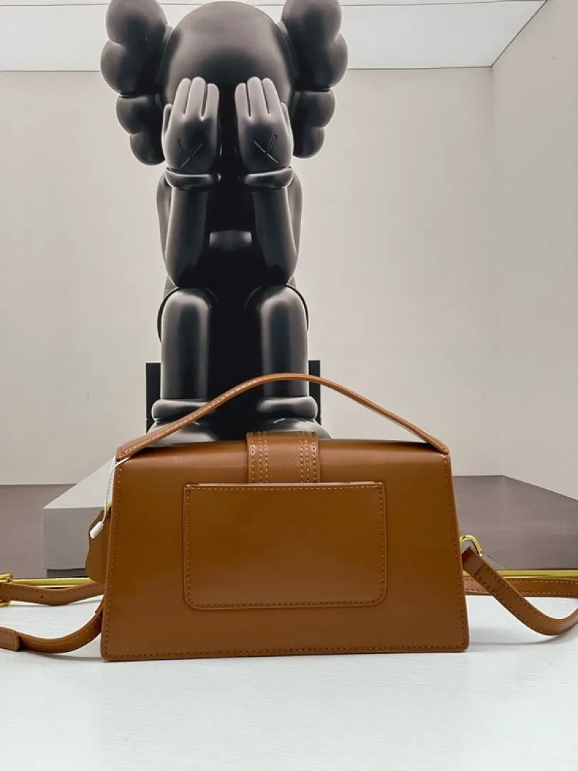 Jacquemus J8C3 תמונה 12