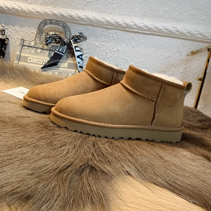 UGG M7H2