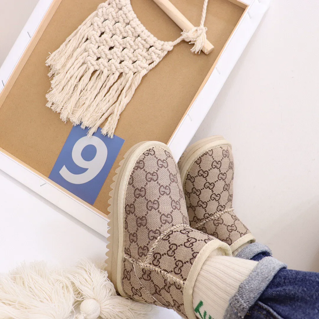 UGG M9B0 תמונה 10