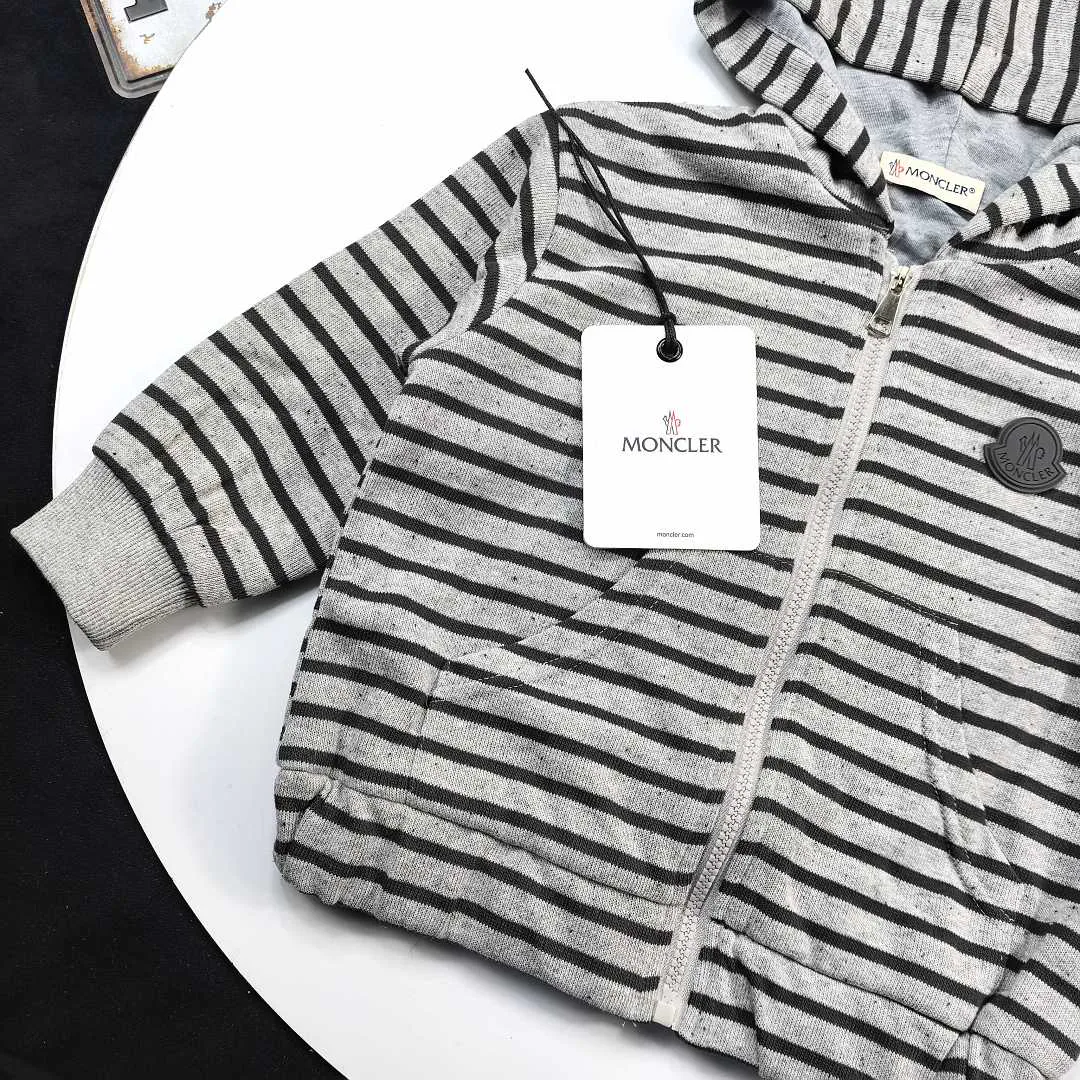 Moncler MCYF136 תמונה 6