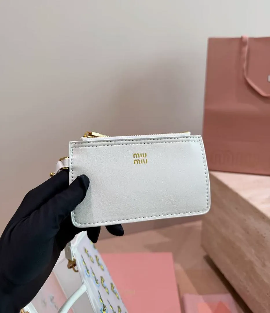 MIUMIU MIUB70 תמונה 10