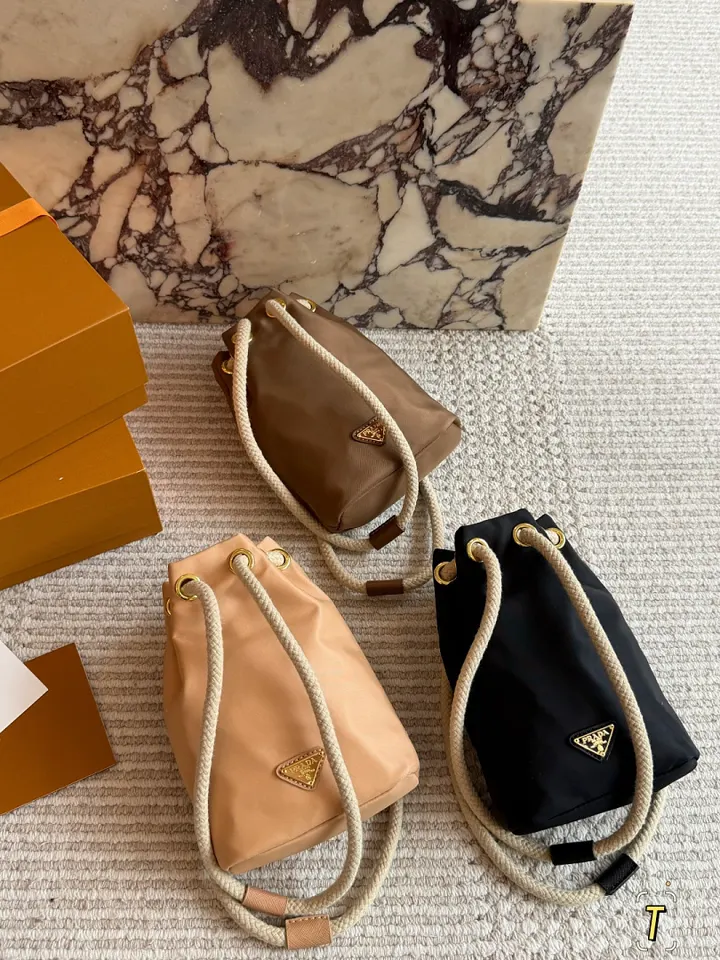 Prada PRDB57