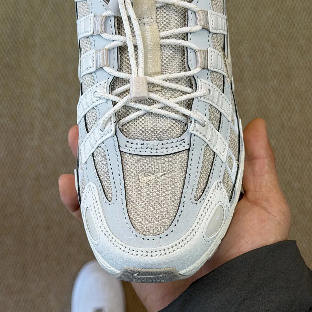 Nike R03 תמונה 5