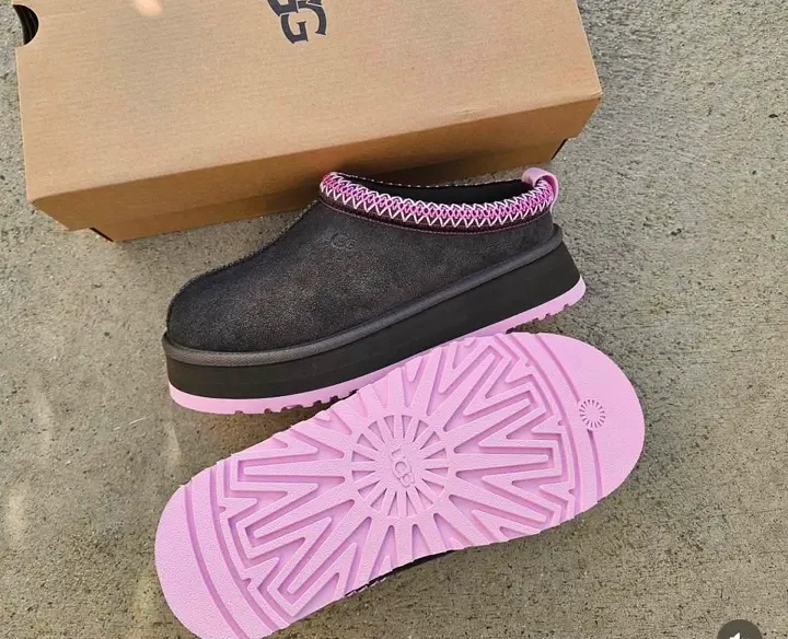 UGG TAG