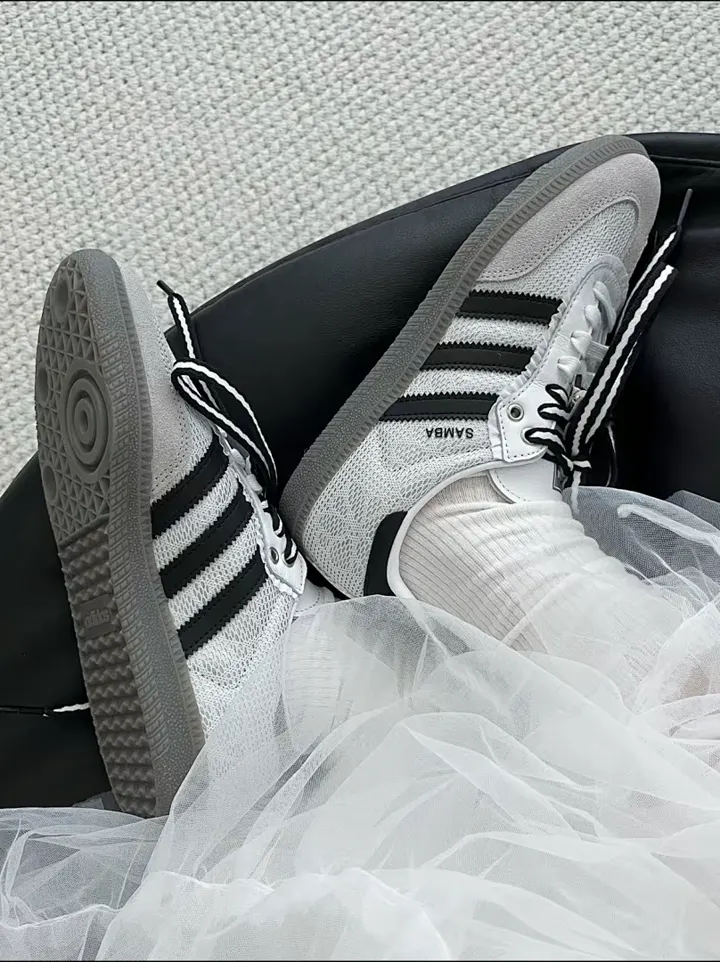 Adidas TV40