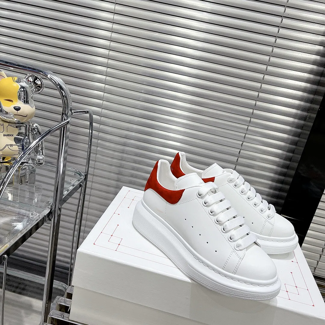 Alexander McQueen Y161A תמונה 12