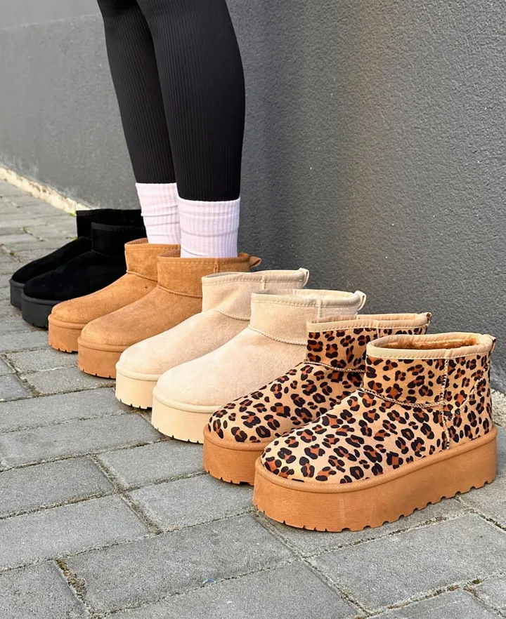 UGG Y22G