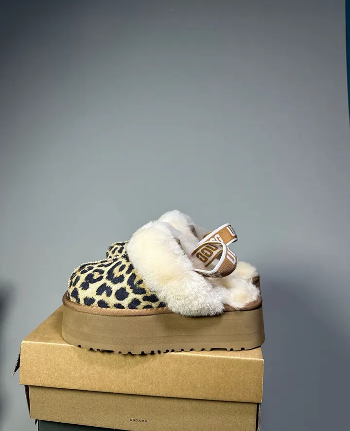 UGG Y75G