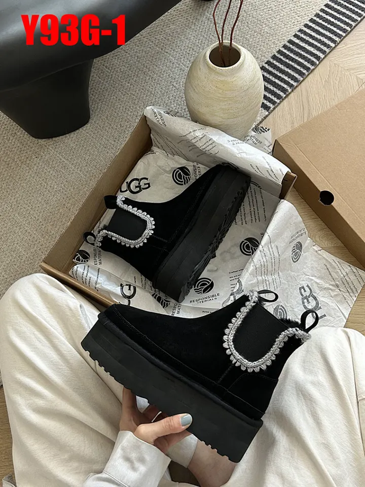 UGG Y93G
